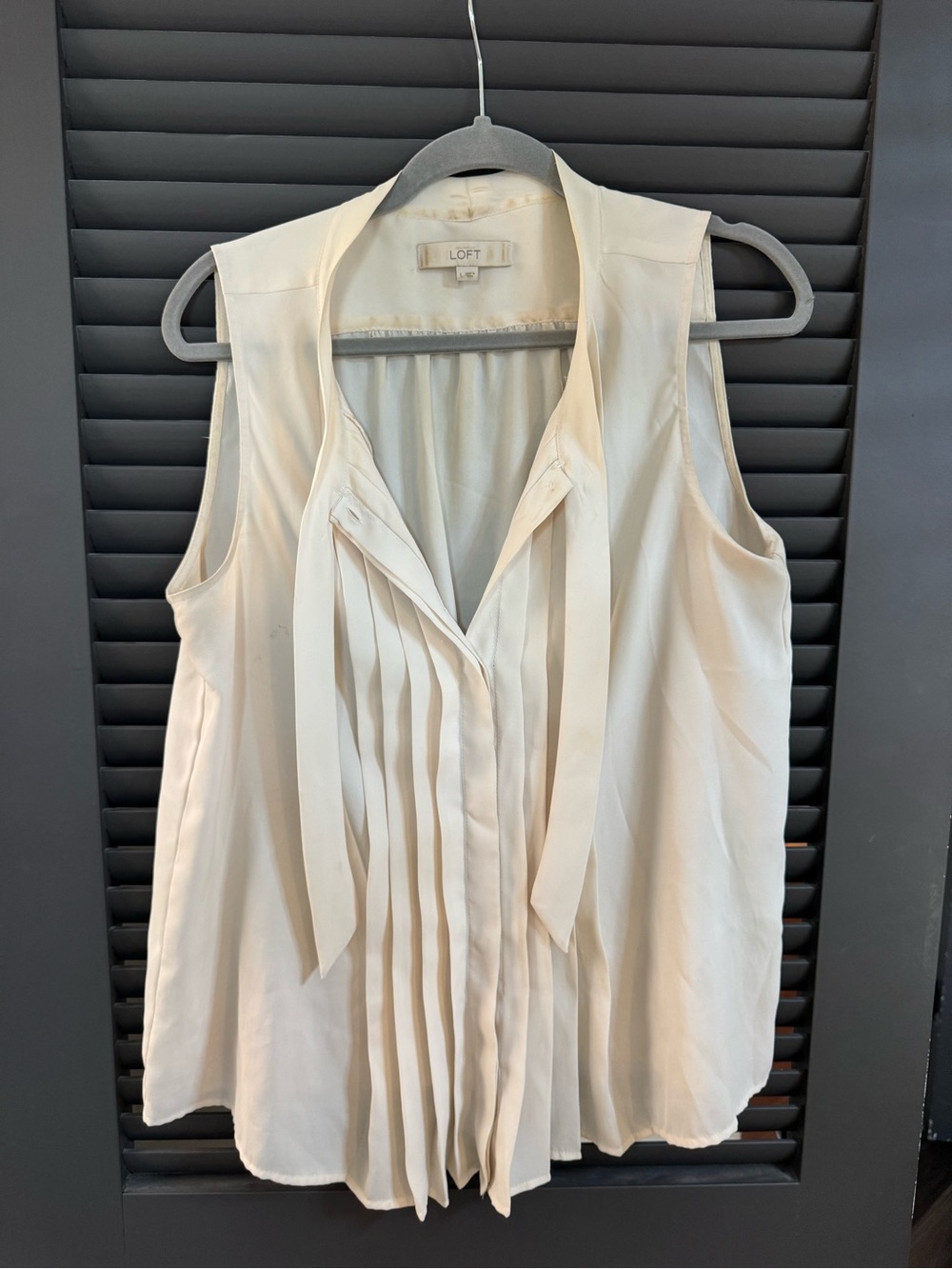 LOFT Cream Sleeveless Pleated Tie-Neck Blouse